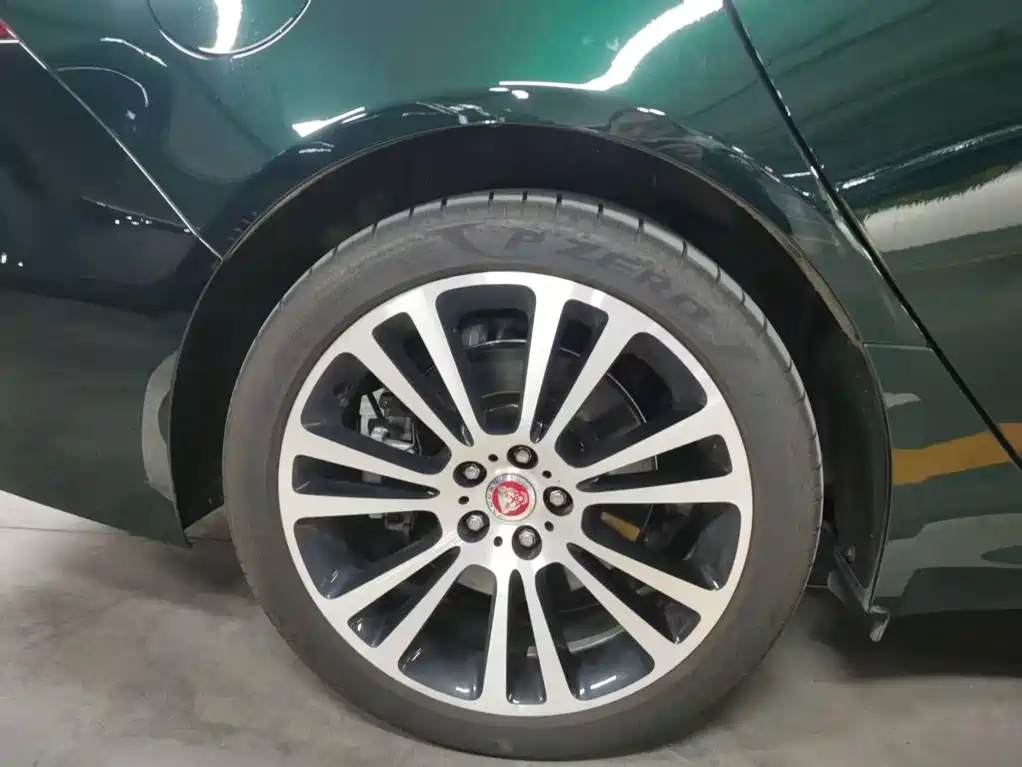 Jaguar XFL 2025 2025 2.0T P250 FWD Luxury Edition