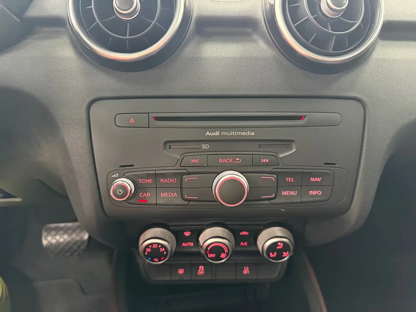 Audi A1 2015 2014 30 TFSI Sportback Comfort