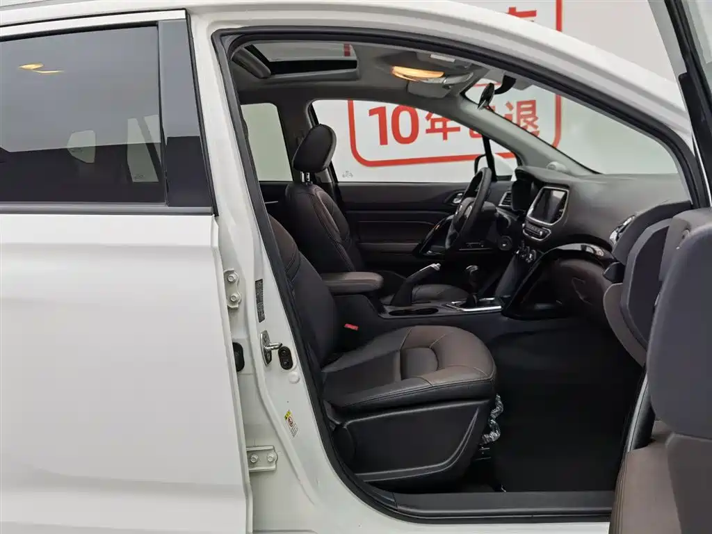 GAC Trumpchi Trumpchi GS4 2016 235T Manual Luxury Edition фото 23