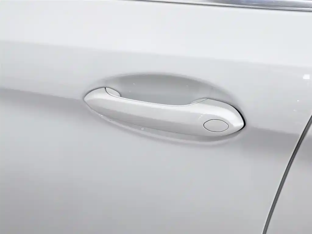 BMW 5 Series New Energy 2019 530Le Luxury Package фото 18