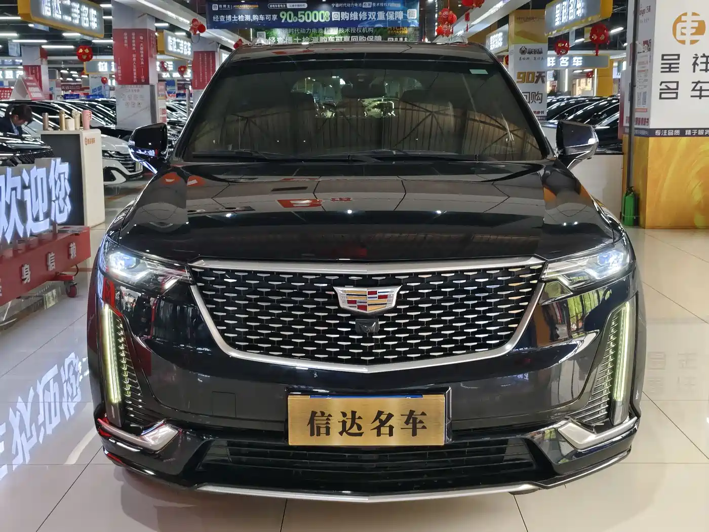 CADILLAC XT6