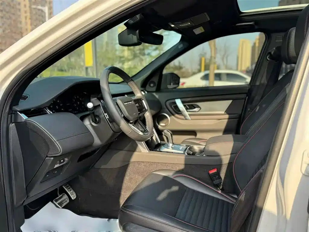 Land Rover Discovery Sport 2022 249PS Metropolis Edition 5-Seater фото 12