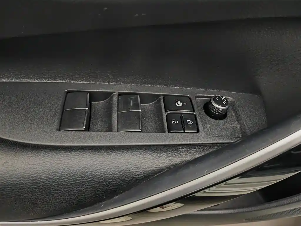 Toyota Levin 2019 Dual Engine 1.8H E-CVT Luxury Edition China V фото 9