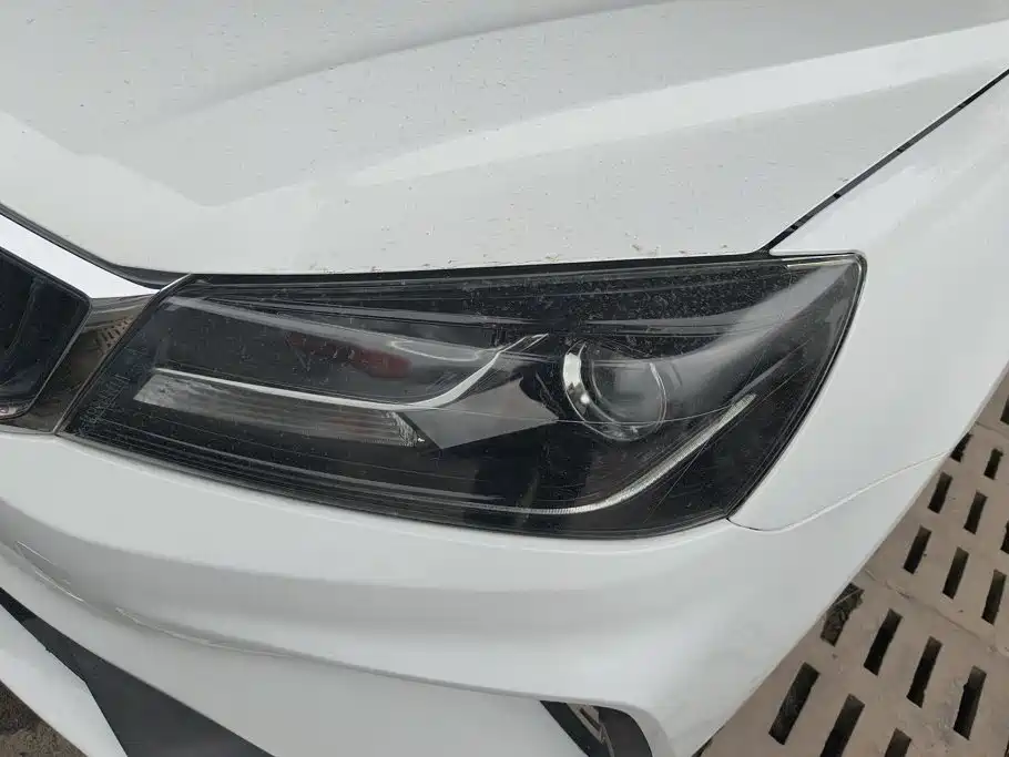 Фото 5 - Geely Emgrand