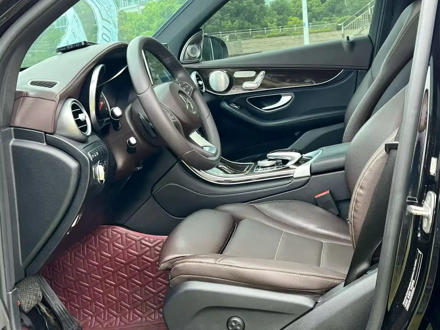 Mercedes-Benz GLC 2017 GLC 260 4MATIC Luxury фото 4
