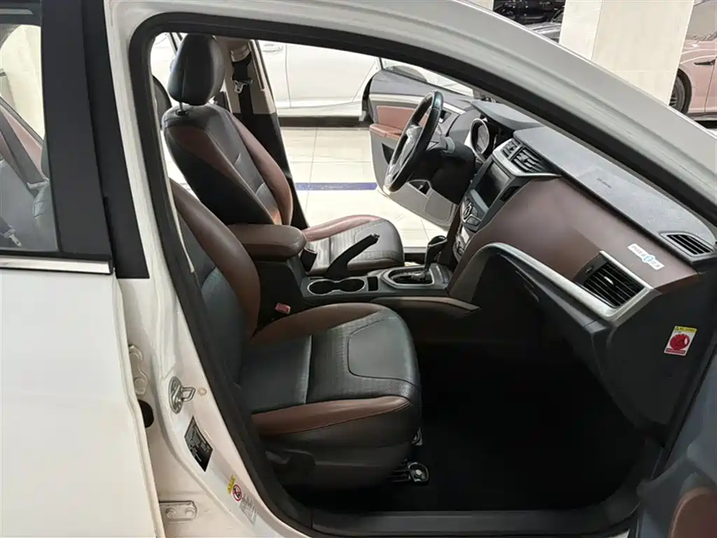 BYD G5 2014 1.5TID Automatic Premium фото 15