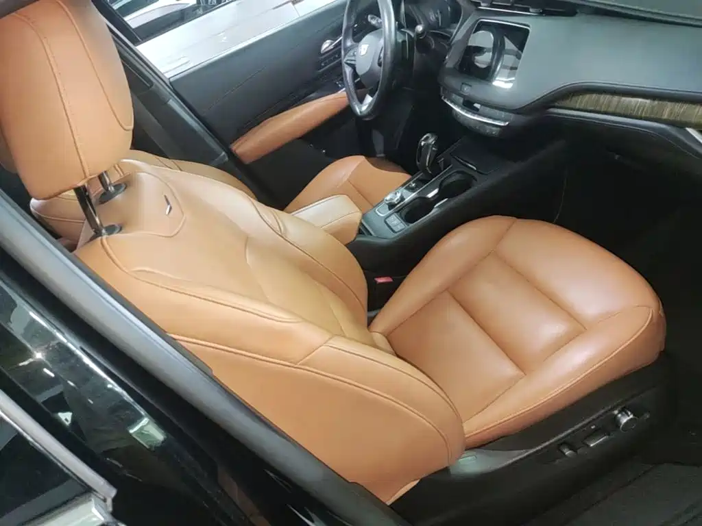 Photo 25 - Cadillac XT4