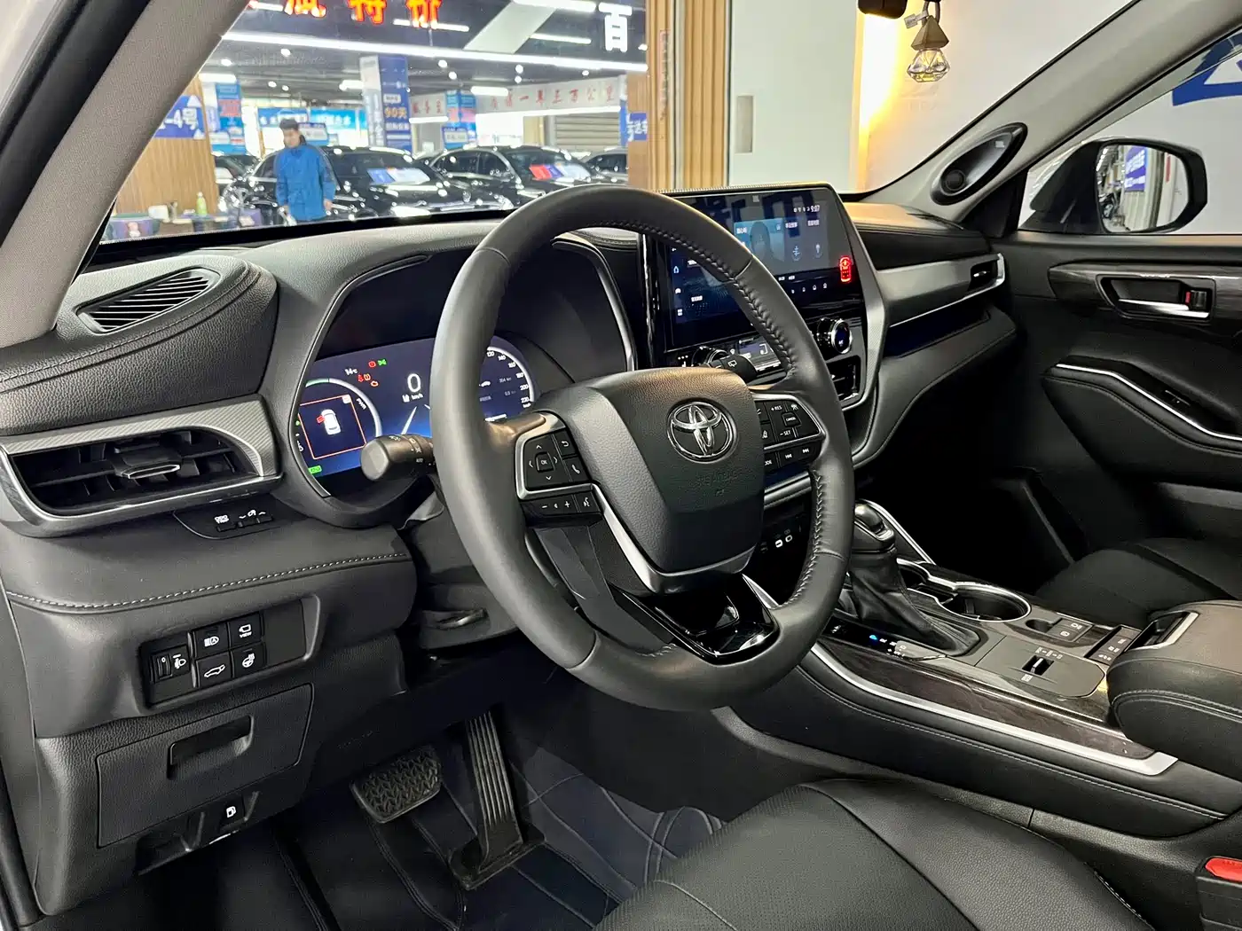 TOYOTA HIGHLANDER