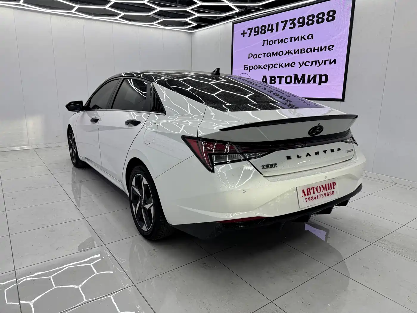 Hyundai Elantra 2022 240TGDi DCT LUX Premium Edition фото 8