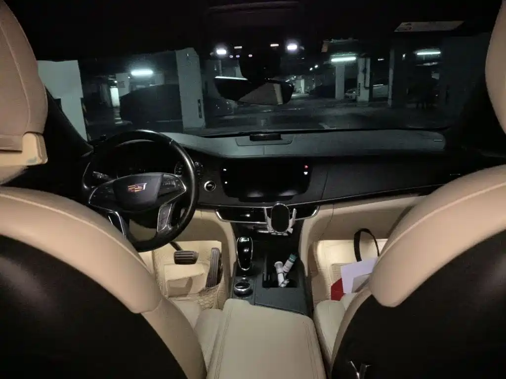 Фото 13 - Cadillac CT6