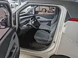 Фото 17 - Baojun E200