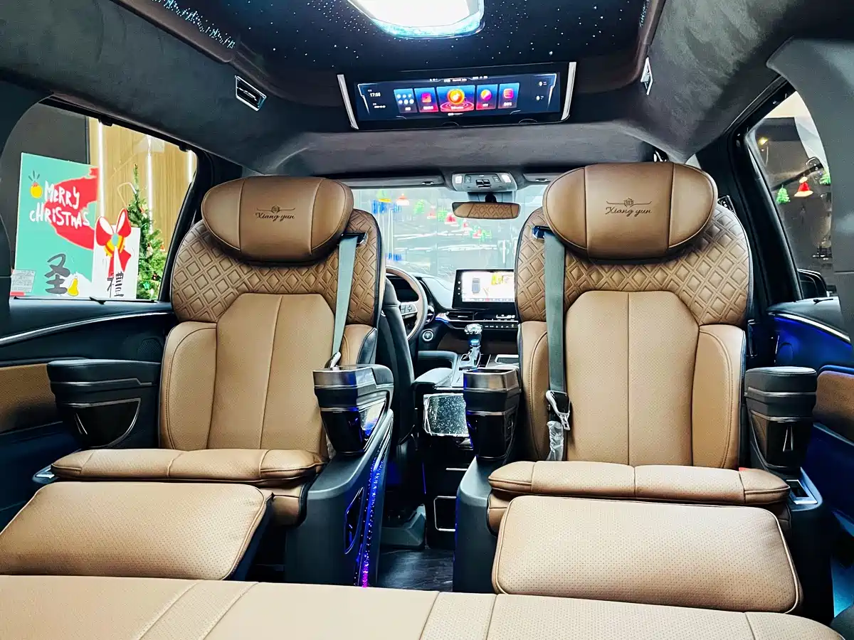 Toyota Sienna 2026 2.5L Hybrid AWD Premium Edition фото 9