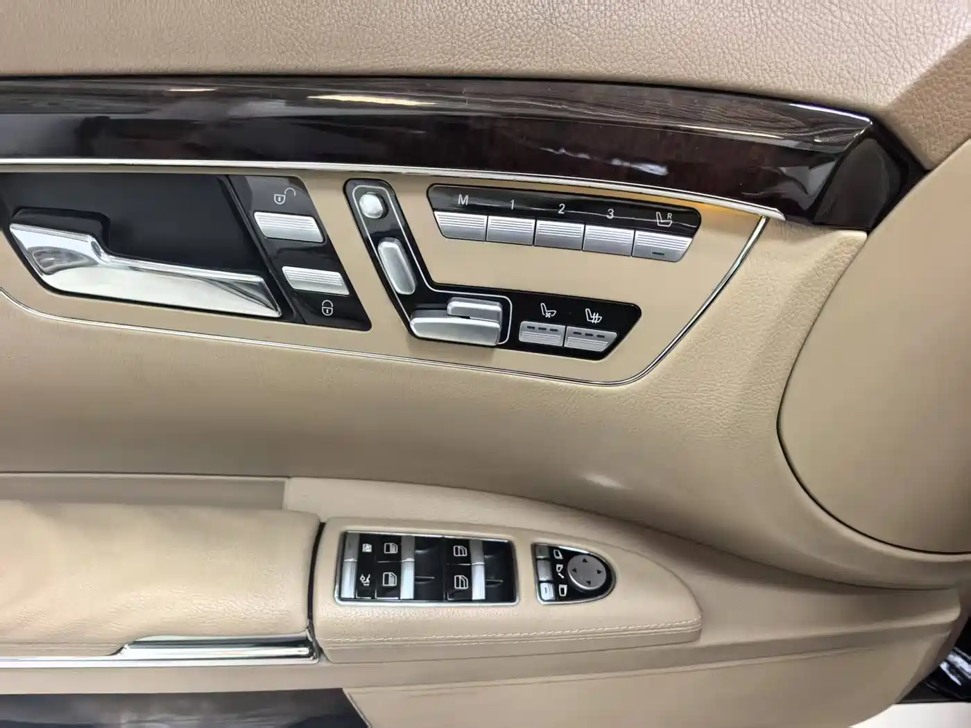 Mercedes-Benz S-Class 2012 S 350 L 4MATIC Grand Edition фото 6