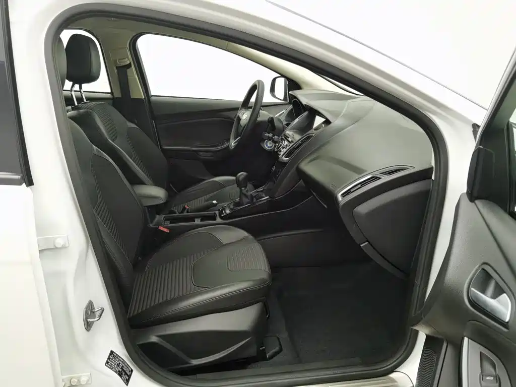 Фото 23 - Ford Focus