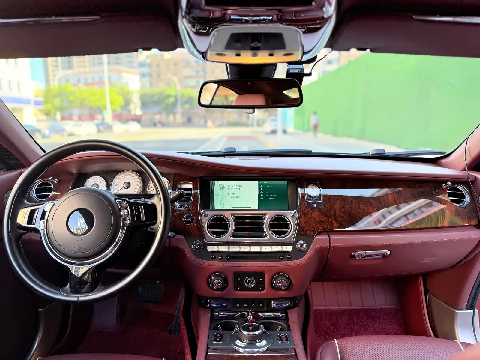 Фото 8 - Rolls-Royce Wraith