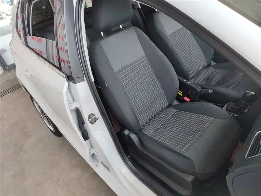 Volkswagen Polo 2018 1.5L Auto Comfort фото 25