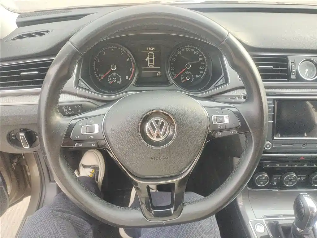 Volkswagen Passat 2017 280TSI DSG Prestige фото 11