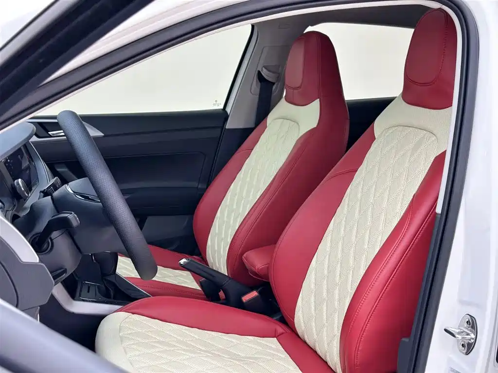 Volkswagen Polo 2021 Plus 1.5L Automatic Panorama Enjoyment Edition фото 20