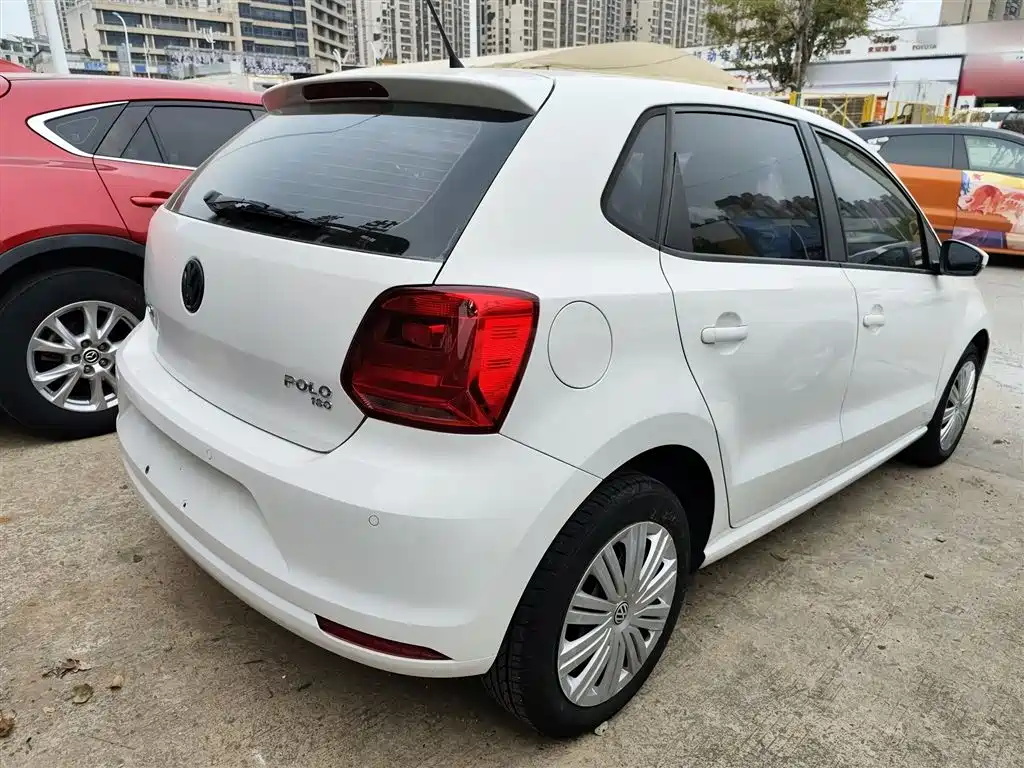 Volkswagen Polo 2016 1.6L Automatic Comfort фото 5