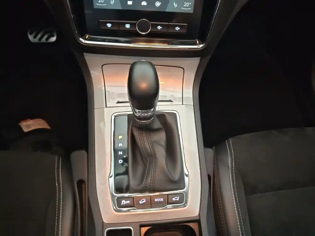 ROEWE RX5 NEW ENERGY