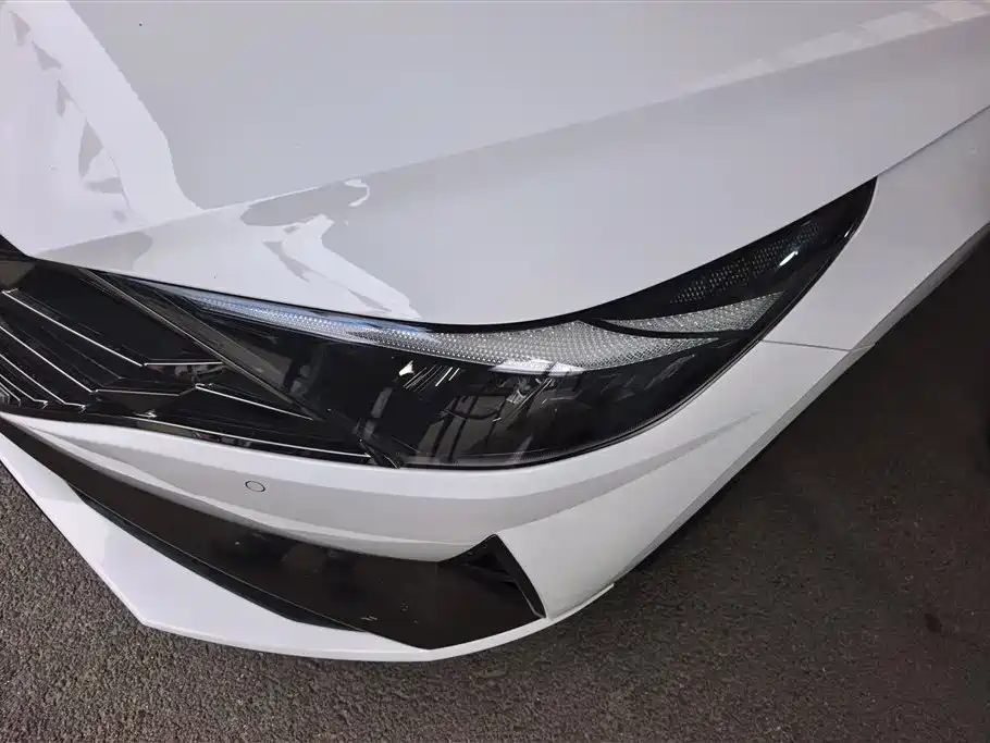 Hyundai Elantra 2021 1.5L CVT GLX Elite Edition фото 5