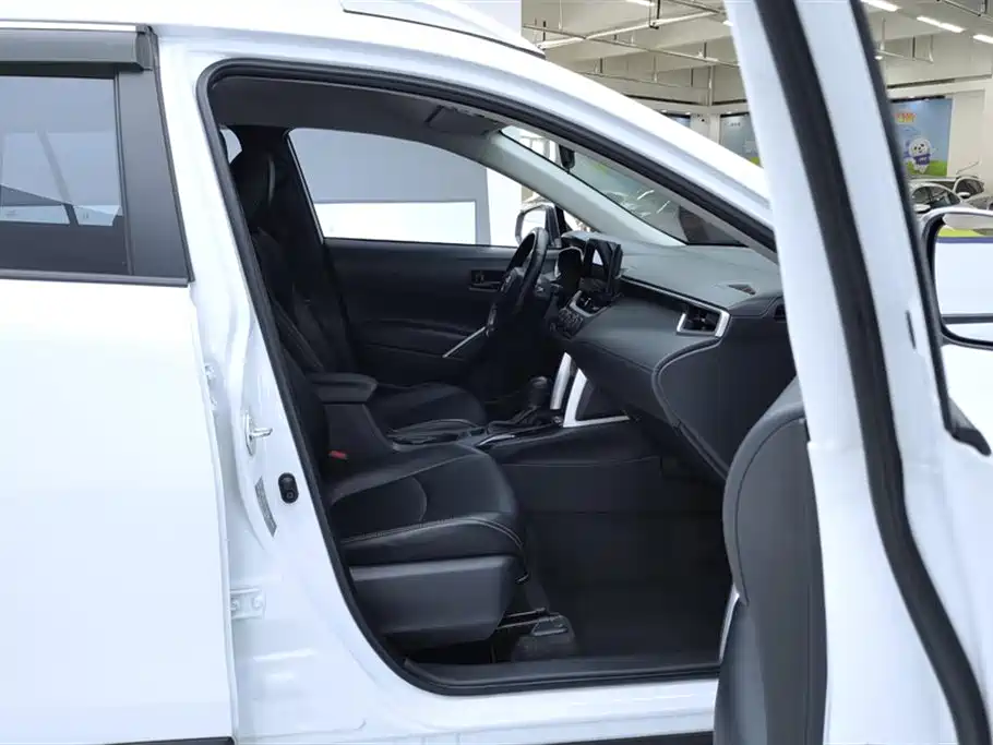 Toyota Corolla Cross 2023 2.0L Pioneer Edition фото 8