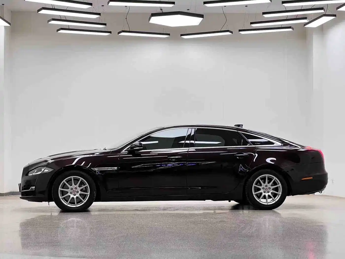 Jaguar XJ 2016 2016 XJL 2.0T 2WD Elegance Business Edition
