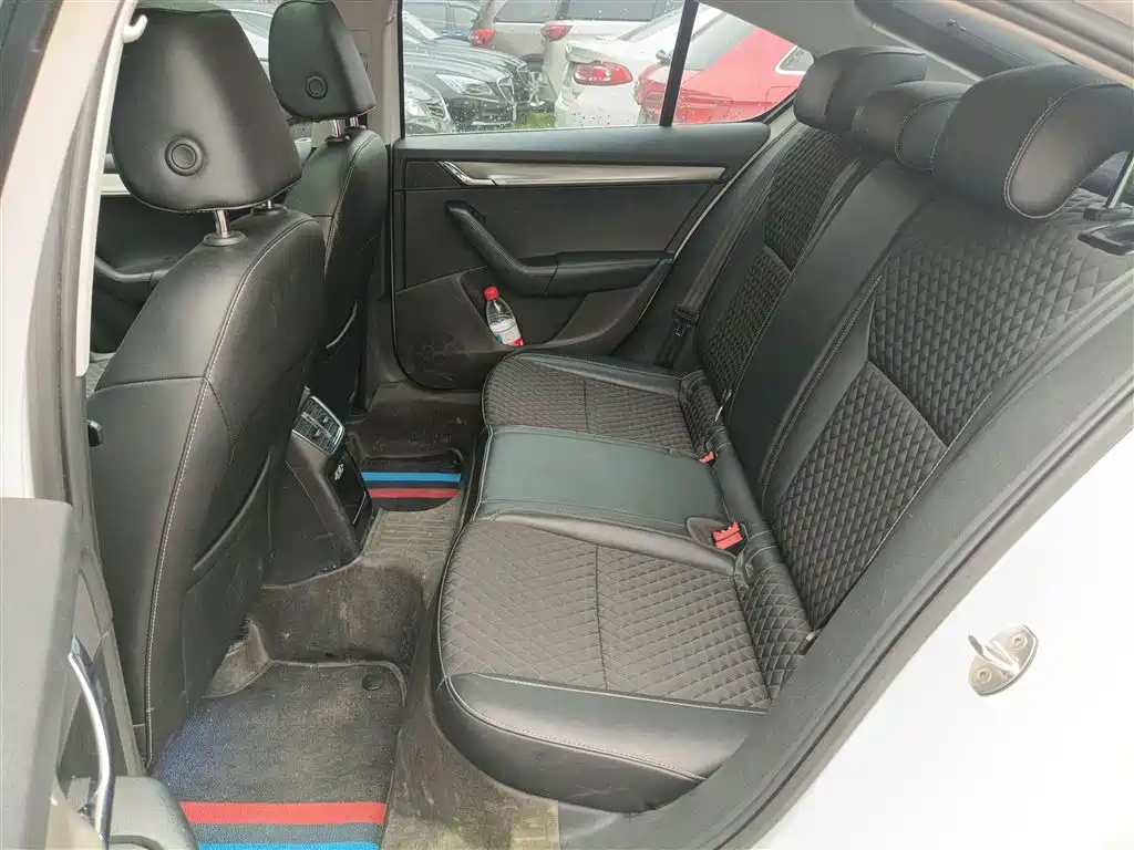 Škoda Octavia 2020 TSI230 DSG Smart Luxury Edition фото 17