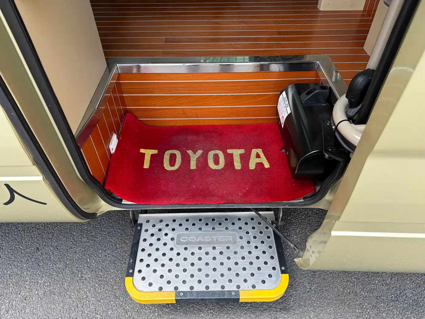 Toyota Coaster 2019 4.0L Luxury Vehicle GRB53L-ZCMEK 20-seater 9GR фото 11