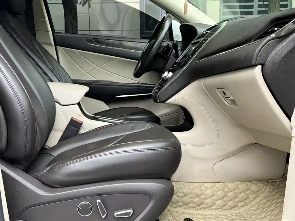 Lincoln MKC 2017 2017 2.0T 4WD Elegance Edition