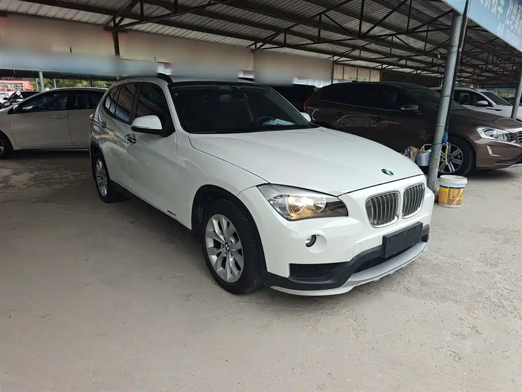 BMW X1 2014 sDrive18i Fashion Edition фото 4