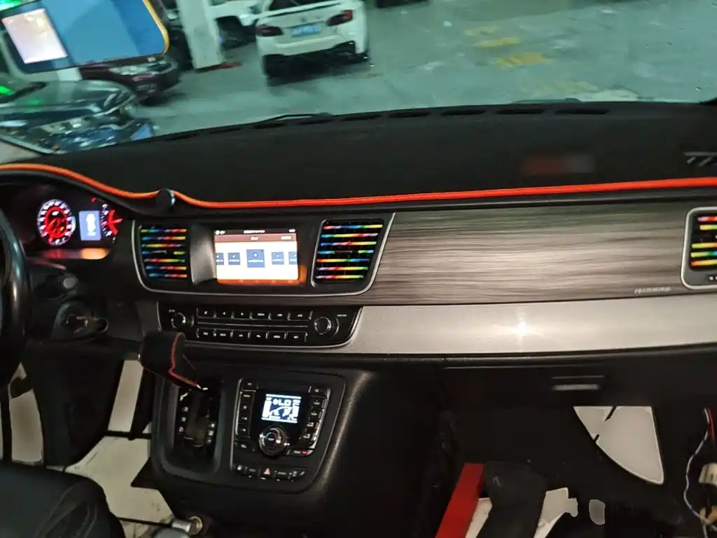 SAIC Maxus Maxus G10 2019 2018 PLUS 2.0T Auto Smart Enjoyment Edition