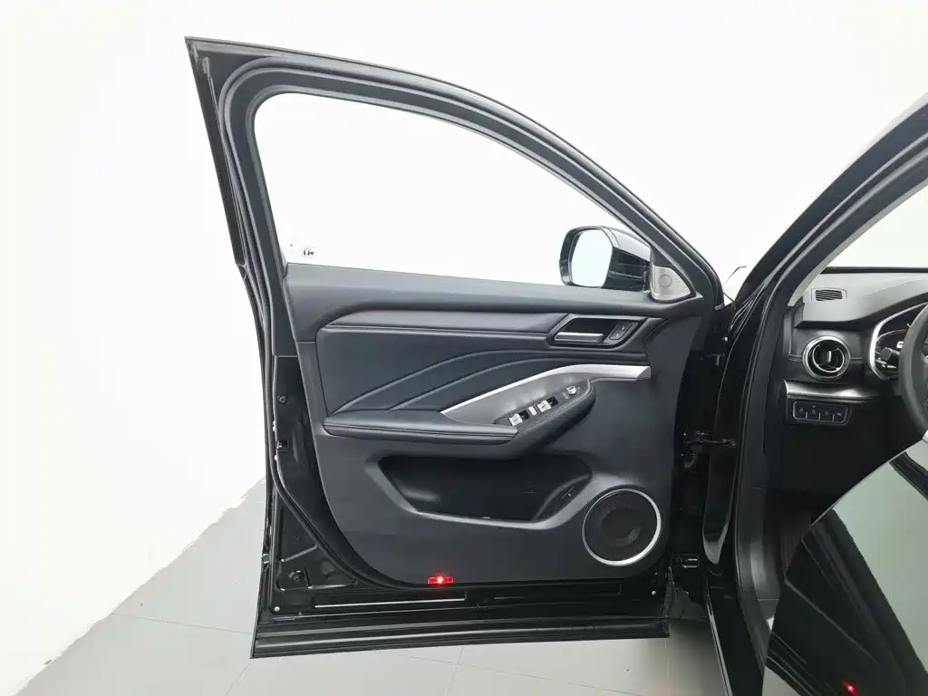 WEY VV6 2021 2021 2.0T 2WD Smart Protection+