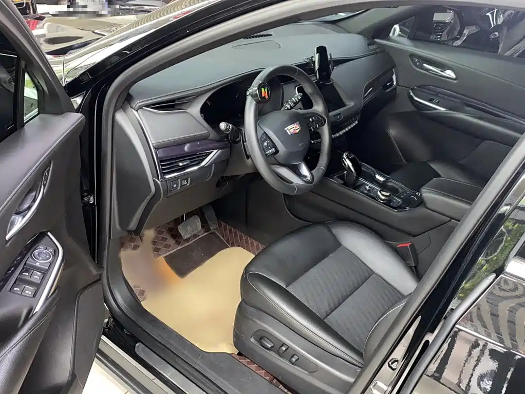 CADILLAC XT4