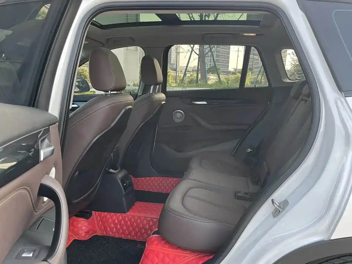 BMW X1 2022 sDrive20Li Premium фото 6