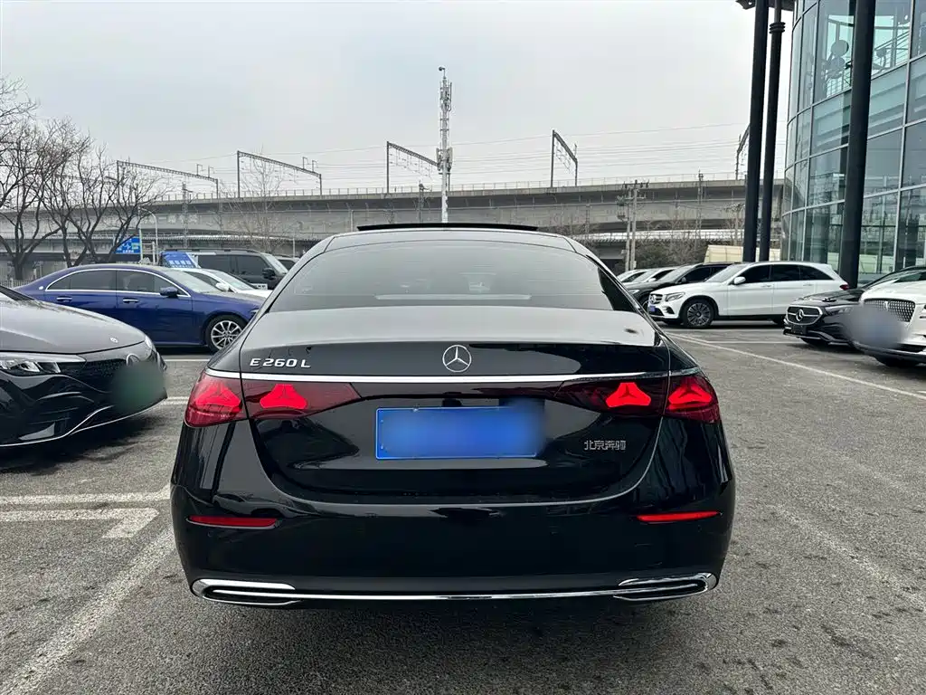 MERCEDES-BENZ E CLASS