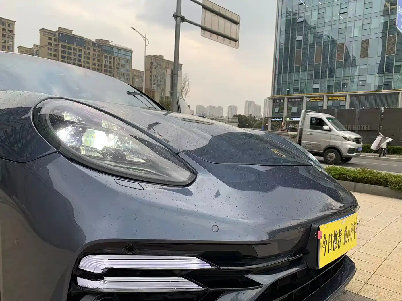 Porsche Panamera 2010 Panamera 4 3.6L фото 10