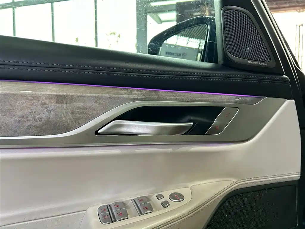 BMW 7 Series 2021 Model 740Li Leading Luxury Package фото 12
