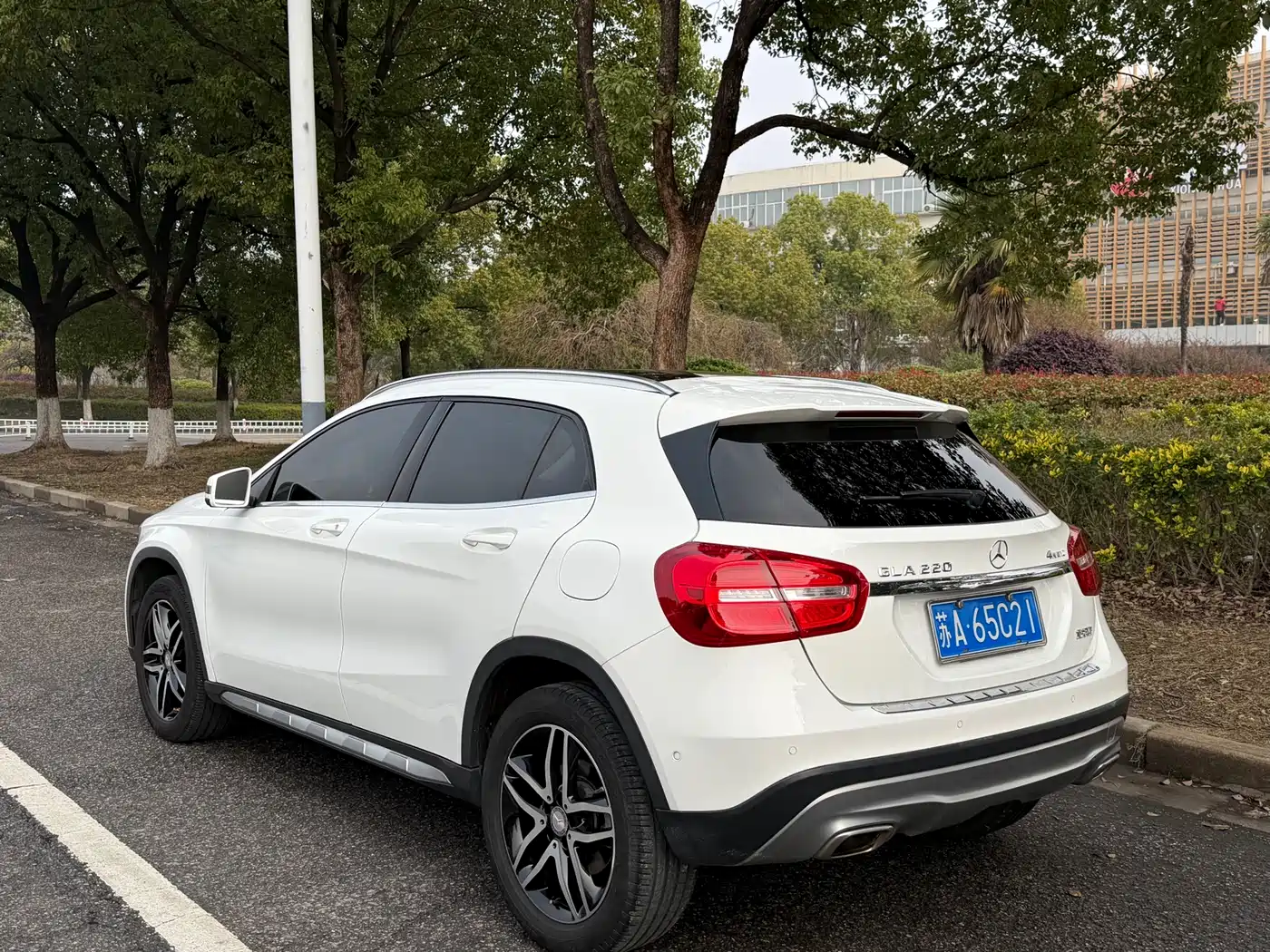 Mercedes-Benz GLA 2016 GLA 220 4MATIC Fashion фото 12