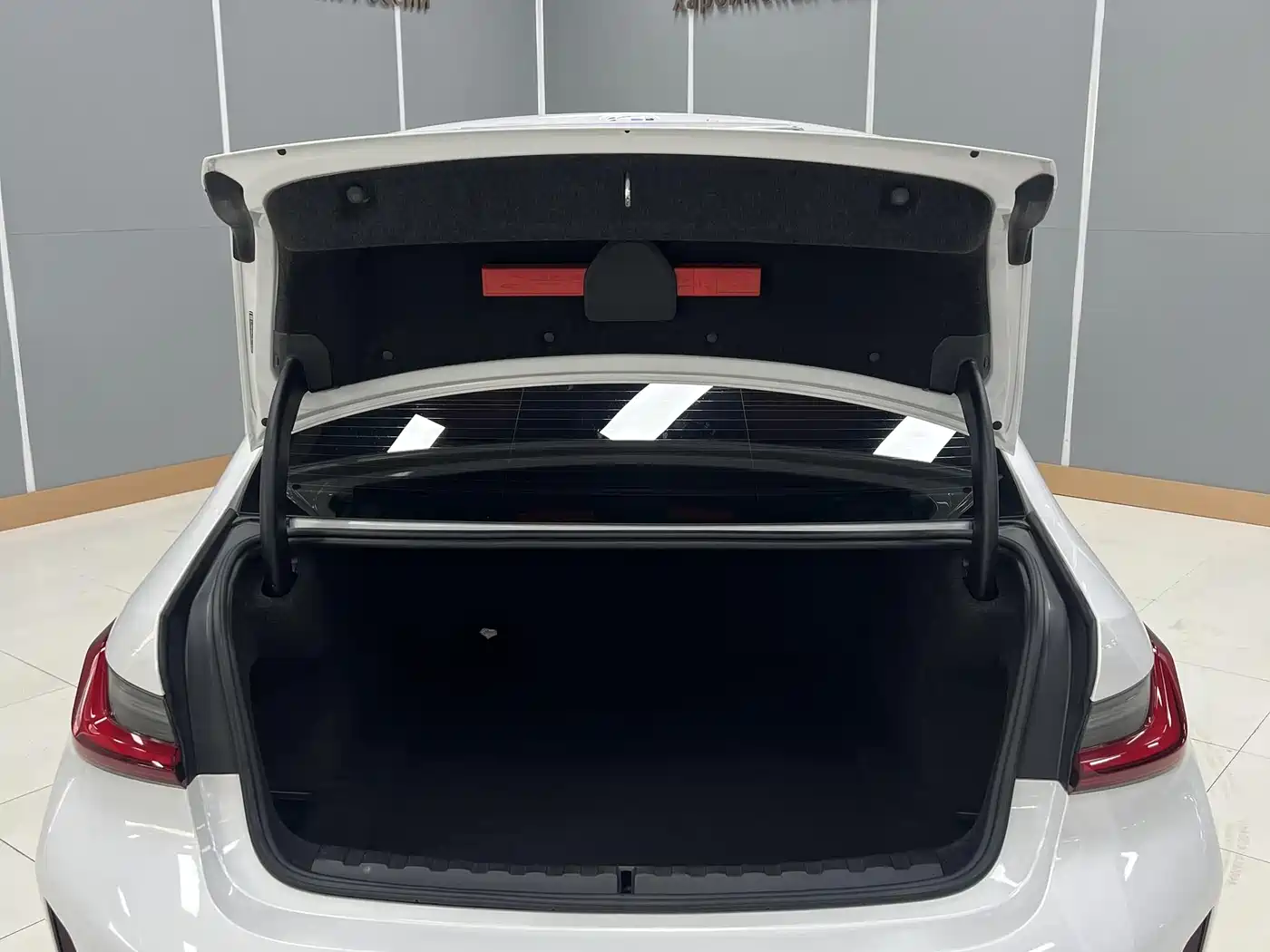 BMW 3 Series 2023 320Li M Sport Package фото 24
