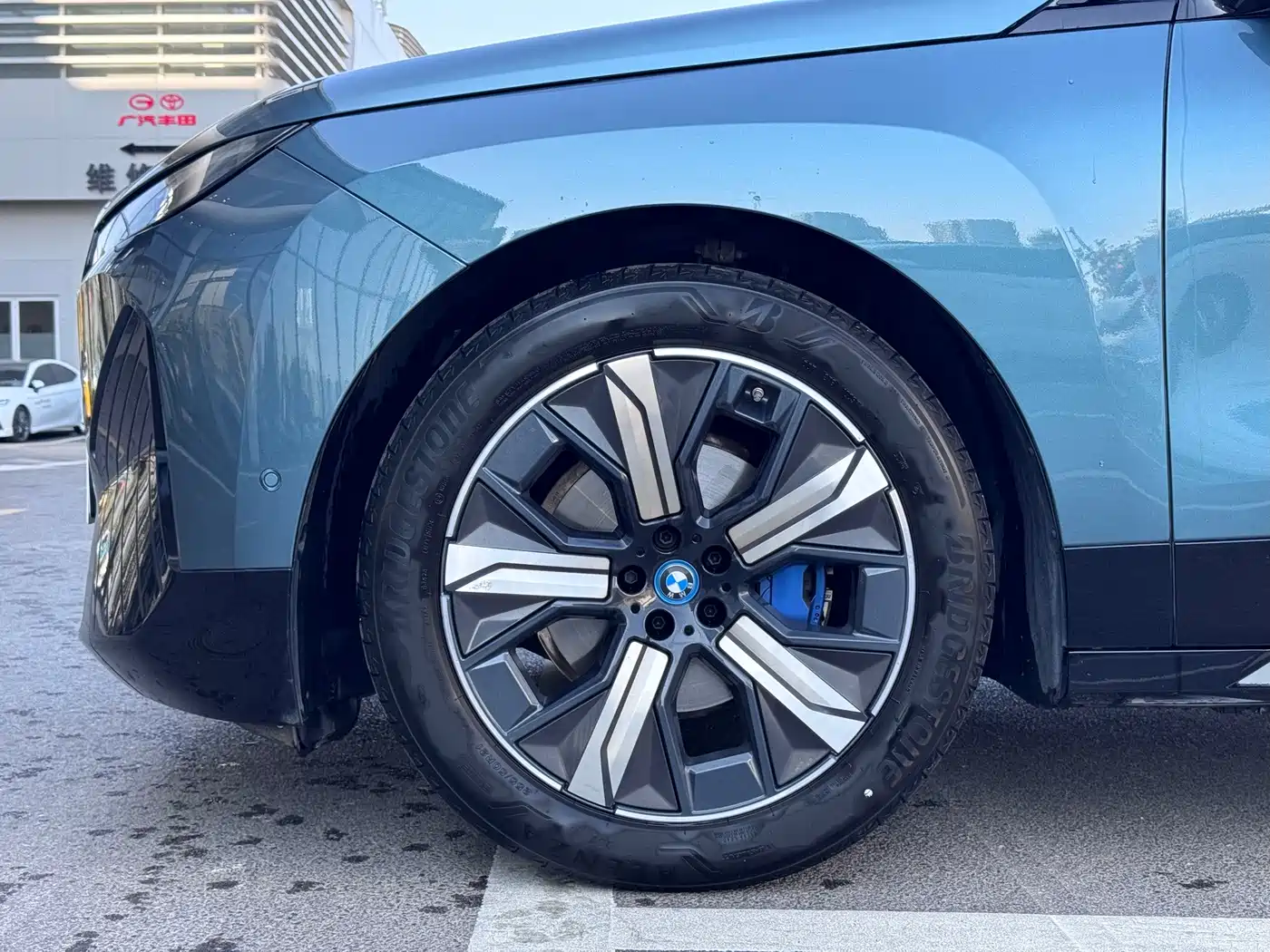 BMW iX 2024 2023 Facelift xDrive40