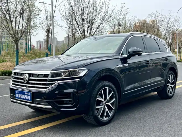 VOLKSWAGEN TOUAREG