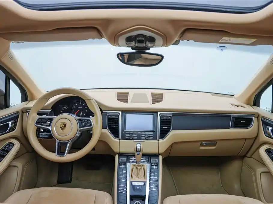 Porsche Macan 2016 Macan 2.0T фото 9