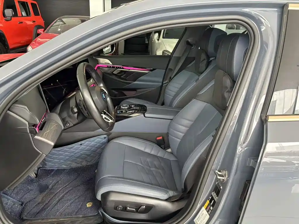 BMW i5 2024 2024 eDrive 35L Premium Model M Sport Package