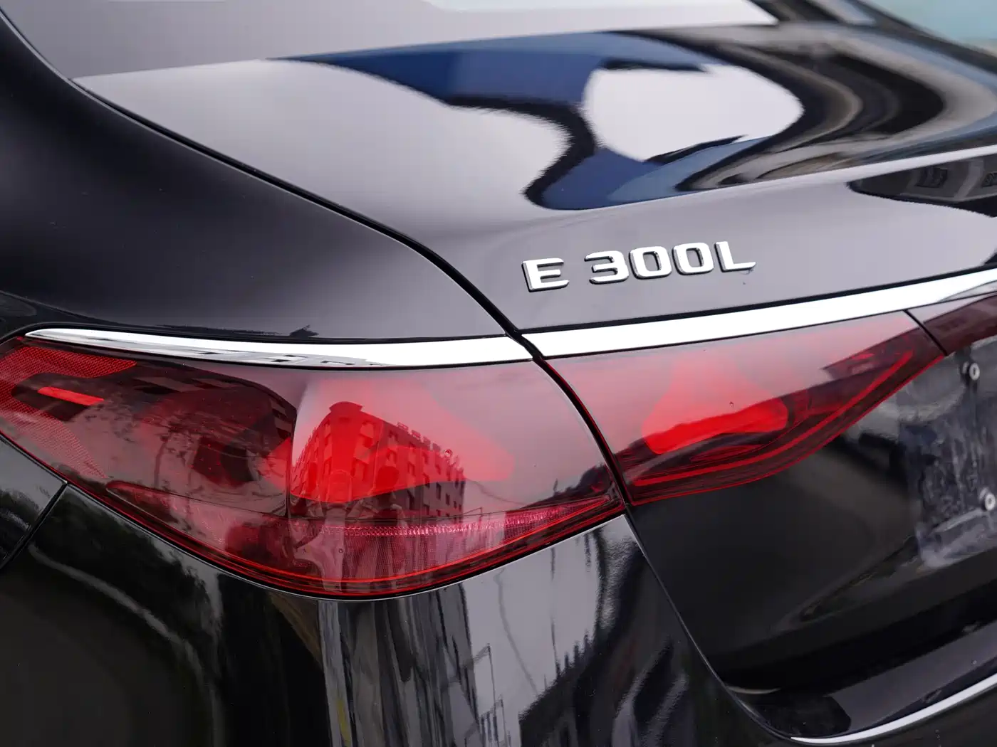 Mercedes-Benz E-Class 2024 Model E 300 L Luxury фото 10