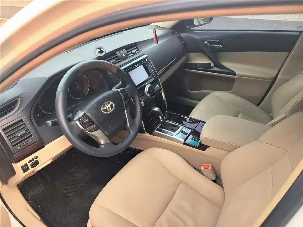 Toyota Reiz 2010 2.5V Style Elite Edition фото 4