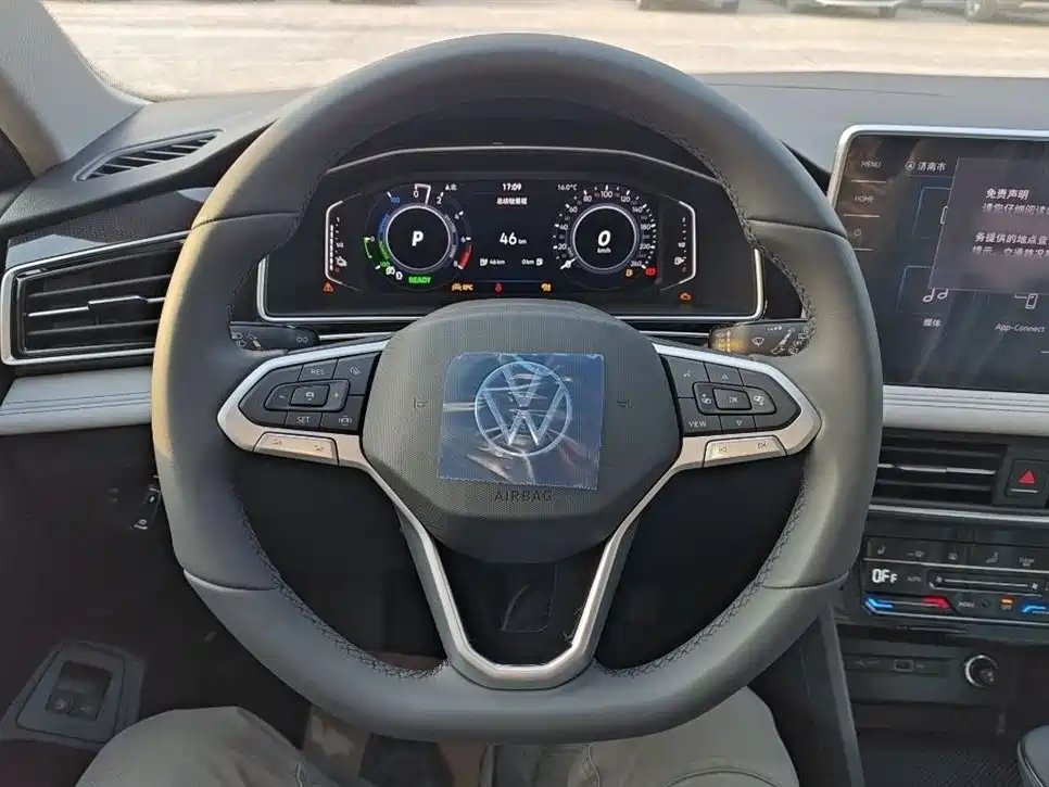 Volkswagen Tiguan L PHEV 2023 430PHEV Plug-in Hybrid Premium фото 12