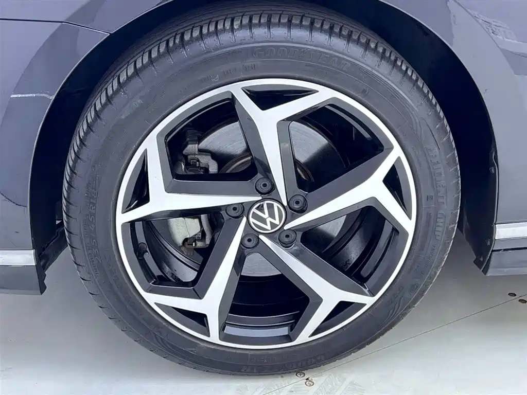 Volkswagen Magotan 2023 2 Million Units Anniversary Edition 330TSI DSG Leading Type фото 11