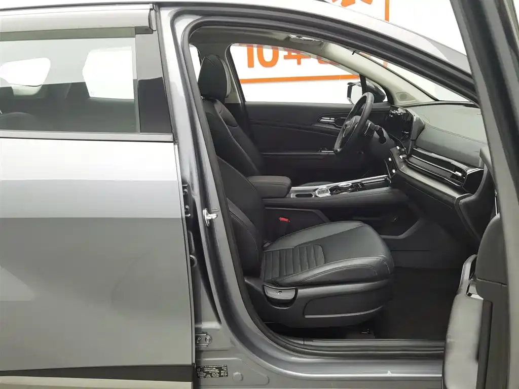 Kia Sportage 2023 2.0T 2WD Premium Edition фото 23