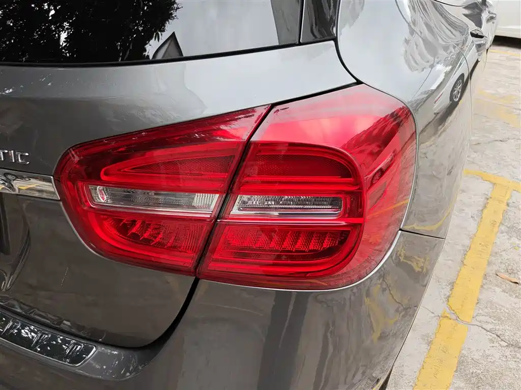 Mercedes-Benz GLA 2016 GLA 220 4MATIC Fashion фото 8